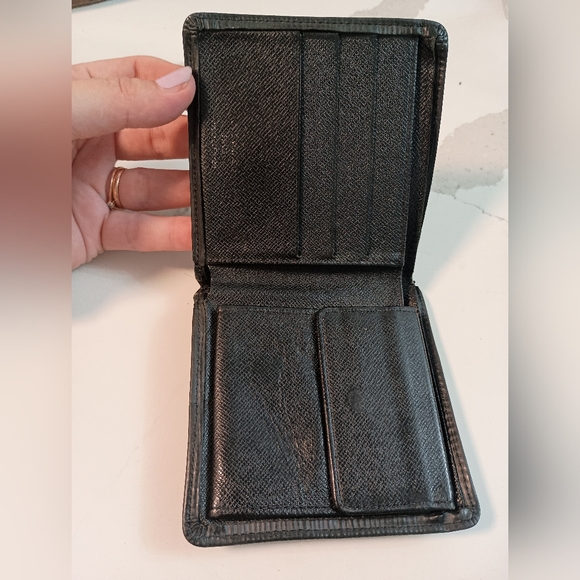 Louis Vuitton Black Epi Leather Mens Wallet Authentic - Picture 6 of 13